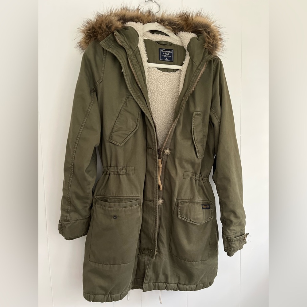 Abercrombie & Fitch Sherpa Lined Military Parka in Olive Green Size Small